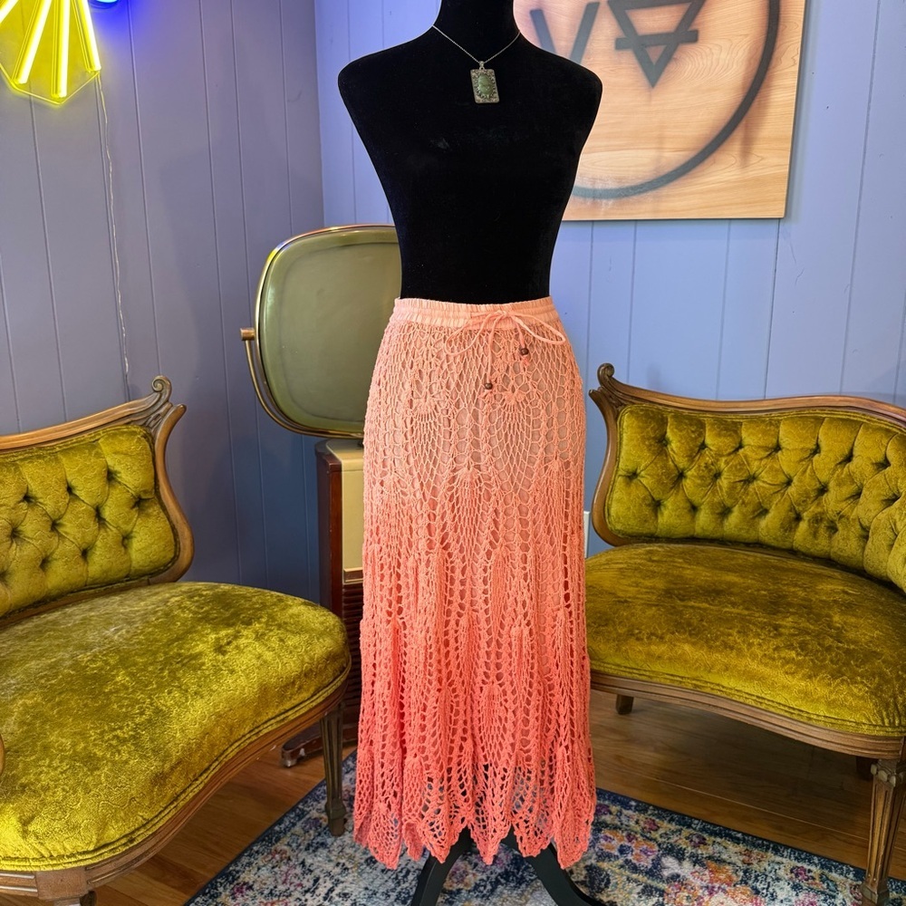 ❌SOLD🏷️Vintage Coral Ombre Crochet Maxi Skirt Size Medium - Picture 2 of 7